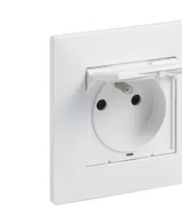 Predlžovacie káble Legrand - Vonkajšia zásuvka 250V/16A IP44 s rámčekom NILOE STEP biela LR0060+LR0051