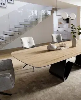 Jedálenské stoly DELIFE Jedálenský stôl Edge zaoblený tvar 300×120 cm keramika Laminam® sabbia v dubovej farbe podstava v tvare W kov čierna
