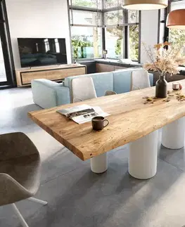 Jedálenské stoly DELIFE Jedálenský stôl Edge 280x100 XL akácia prírodná pilier kov biela Live-Edge