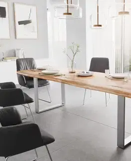 Jedálenské stoly DELIFE Jedálenský stôl Edge 260x100 XL akácia prírodná nerezová oceľ úzky Live-Edge