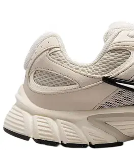 Tenisky Nike V5 RNR W Veľkosť: 37,5 EUR