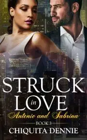 Romantická beletria Struck In Love - Dennie Chiquita