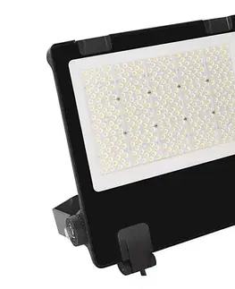 LED osvetlenie  LED Reflektor AVENO LED/200W/230V 4000K 32000 lm IP66 čierna ZS2463