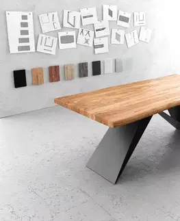 Jedálenské stoly DELIFE Jedálenský stôl Edge 200x100 XL akácia prírodná podstava v tvare V plochá oceľ čierna Live-Edge