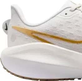 Cesta Nike Vomero 17 W Veľkosť: 39 EUR