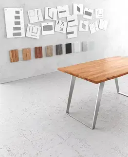 Jedálenské stoly DELIFE Jedálenský stôl Edge 140x90 cm akácia prírodná nerezová oceľ strieborná skosený Live-Edge