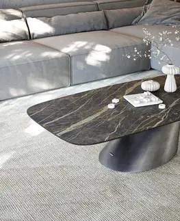 Konferenčné stolíky DELIFE Konferenčný stolík Edge zaoblený 140x80 cm keramika Laminam® Noir Desir hnedá Conis metalická strieborná