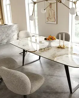 Jedálenské stoly DELIFE Jedálenský stôl Edge zaoblený 240×120 cm keramika Minas Melange bielo-béžová kov šikmý čierna