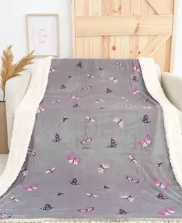 Deky MKLozkoviny.sk Baránková deka mikroplyš Exclusive 150 × 200 cm – Motýliky sivé