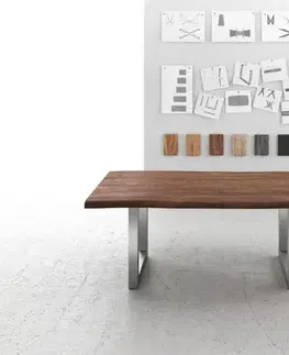 Jedálenské stoly DELIFE Jedálenský stôl Edge 200x100 XL akácia hnedá nerezová oceľ široký Live-Edge