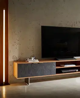 Televízne stolíky DELIFE TV stolík Teele 240 cm akácia prírodná bridlica 4 dvierka podstava závesná nerezová oceľ