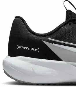 Cesta Nike Sonic Fly GS Veľkosť: 35,5 EUR