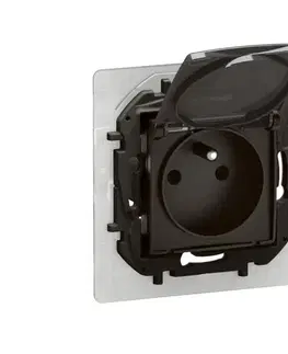 Predlžovacie káble Legrand - Vonkajšia domová zásuvka bez rámčeka 250V/16A NILOE IP44 čierna NP3108BK