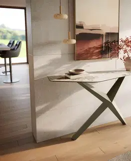 Konzolové stolíky DELIFE Konzolový stolík Edge polygonálny 140×50 cm keramika Minas melange bielo-béžová Zentharo kov titánová farba