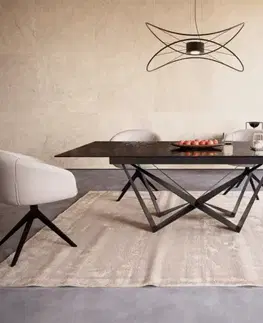 Jedálenské stoly DELIFE Jedálenský stôl Edge 180-220x100 reliéfne sklo dymovo čierna 3D dizajn Spider plochá oceľ čierna rozkladací