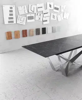 Jedálenské stoly DELIFE Jedálenský stôl Edge 180-220x90 cm keramika Laminam®Nero Greco antracitová stredová podstava plochá oceľ strieborná rozkladací