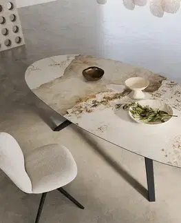 Jedálenské stoly DELIFE Jedálenský stôl Edge oválny 280x130 keramika Minas Melange bielo-béžová Zenthara hranatý kov čierna