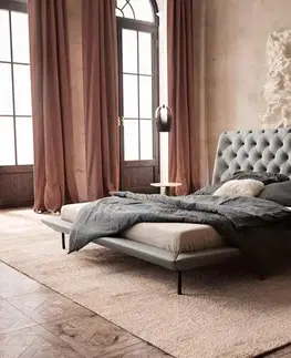 Čalúnené postele DELIFE Čalúnená posteľ Rafinata 180x200 cm umelá koža svetlosivá