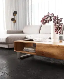 Konferenčné stolíky DELIFE Konferenčný stolík New Live-Edge 115x60 cm akácia prírodná 2 zásuvky 1 priehradka tenká podstava nerezová oceľ kefovaná