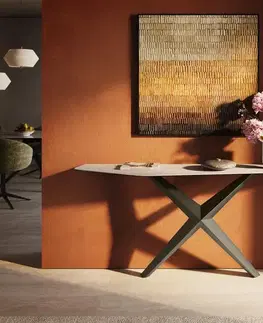 Konzolové stolíky DELIFE Konzolový stolík Edge polygonálny 180×50 cm keramika Laminam® Travertino Bianco krémovo biela Zentharo kov titánová farba efekt