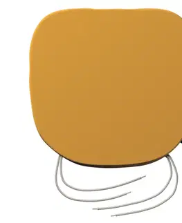 Sedáky Boris s viazaním