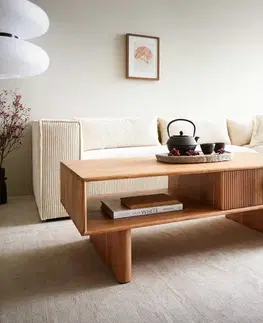 Konferenčné stolíky DELIFE Konferenčný stolík Surimu 115x60 cm akácia svetlohnedá 2 zásuvky korkové úchytky drevené nohy