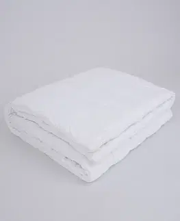 Deky MKLozkoviny.sk Celoročná prešívaná prikrývka z dutého vlákna Classic – 140 x 220 cm