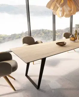 Jedálenské stoly DELIFE Jedálenský stôl Edge 300x100 keramika Laminam® sabbia v dubovej farbe kov šikmý čierny