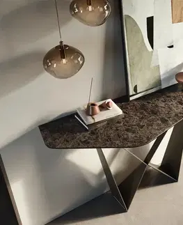 Konzolové stolíky DELIFE Konzolový stolík Edge polygonálny 140×50 cm keramika emperador extra leštená tmavohnedá Spios kov titánová farba