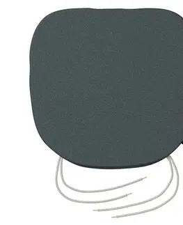 Sedáky Boris s viazaním