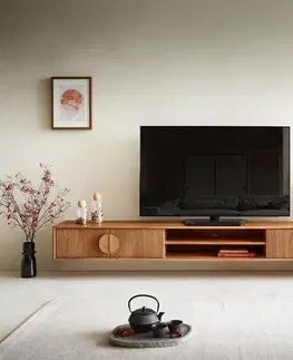 Televízne stolíky DELIFE TV stolík Surimu 240 cm akácia svetlohnedá 4 dvierka 2 priehradky korková rukoväť závesný