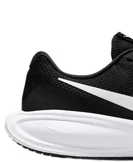 Cesta Nike Revolution 8 M Veľkosť: 40 EUR