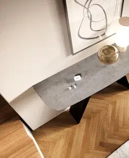 Konzolové stolíky DELIFE Konzolový stolík Edge zaoblený 140×40 cm keramika betón sivá Velio kov čierna
