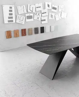Jedálenské stoly DELIFE Jedálenský stôl Edge oválny tvar 200x100 cm Laminam® keramika Noir Desir hnedá podstava v tvare V čierna