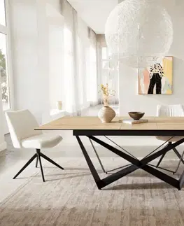Jedálenské stoly DELIFE Jedálenský stôl Edge 180-220x100 keramika Laminam® Sabbia dubová farba Spider plochá oceľ čierna rozkladací