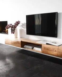 Televízne stolíky DELIFE TV stolík New Live-Edge 240 cm akácia prírodná 4 dvierka 1 priehradka závesný