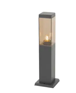 Zahradne stlpove lampy Inteligentné vonkajšie stĺpikové svietidlo tmavosivé s dymovým sklom 45 cm vrátane WiFi P45 - Malios