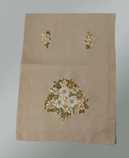 Obrusy Vyšívaný obrus margarétky 40x110 cm TiaHome