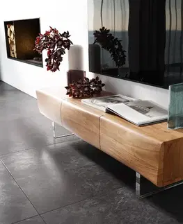 Televízne stolíky DELIFE TV stolík New Live-Edge 145 cm akácia prírodná 3 dvierka akrylová podstava