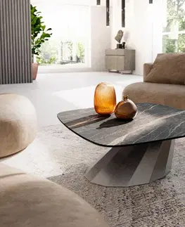 Konferenčné stolíky DELIFE Konferenčný stolík Edge zaoblený tvar 90x90 cm keramika Laminam® Noir Desir hnedá Parabi metalická strieborná