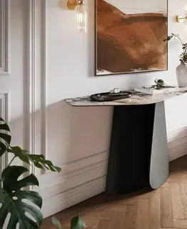 Konzolové stolíky DELIFE Konzolový stolík Edge polygonálny 140×50 cm keramika Patagonia leštený Livos kov čierna