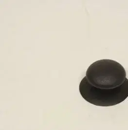 Pokrievky Náhradní uchytka na poklici 6x2cm