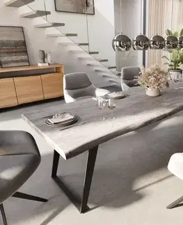 Jedálenské stoly DELIFE Jedálenský stôl Edge 300x100 XL akácia platinová kov šikmý Live-Edge