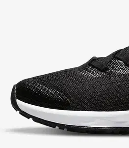 Tenisky Nike Revolution 6 SE Veľkosť: 29,5 EUR