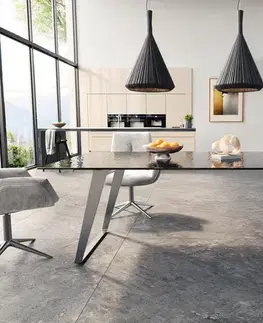 Jedálenské stoly DELIFE Jedálenský stôl Edge 200x100 reliéfne sklo dymovo čierna 3D dizajn nerezová oceľ skosený