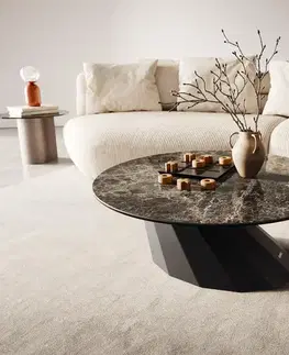 Konferenčné stolíky DELIFE Konferenčný stolík Edge okrúhly 90x90 cm keramika Laminam® Emperador Extra Lucidato tmavohnedá Parabi kov čierna