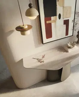 Konzolové stolíky DELIFE Konzolový stolík Edge polygonálny 140×50 cm keramika Laminam® travertín biely krémovo biela Livos kov titánová farba