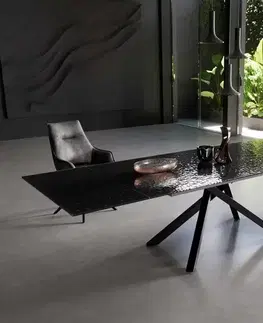 Jedálenské stoly DELIFE Jedálenský stôl Edge 200-300x100 reliéfne sklo dymovo čierna 3D dizajn krížová podstava obdĺžnik čierna rozkladací