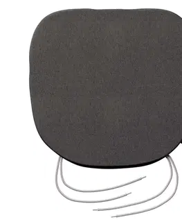 Sedáky Boris s viazaním