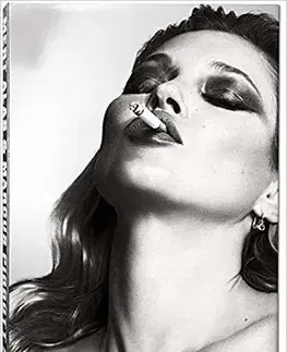 Fotografia Mert Alas and Marcus Piggott - Charlotte Cotton